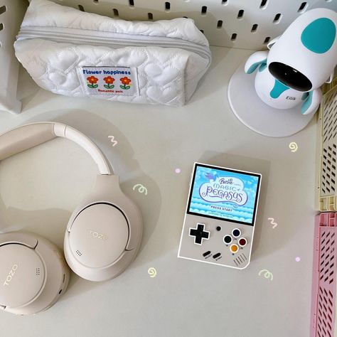 Retro gaming console ༘⋆🌷🫧💭₊˚ෆ Miyoo mini plus ❀ Mini screen 3.5 inch 640x480 pixel ❀ 10,000 classic games ❀ Multi game Arcade, Game boy advance, NES, MSX, CPS other ❀ Battery 3000 mAh 7-8 hours ❀ Multiplayer 🌷 Link in my bio 🌷 #litnxt #miyoominiplus #consolegaming #consolegamer #retrogaming #retrogame #gameboy #videogames Miyoo Mini Plus, Retro Game Console, Game Arcade, Retro Games Console, Arcade Game, Nintendo Ds, Birthday Wishlist, Game Boy, Gaming Console