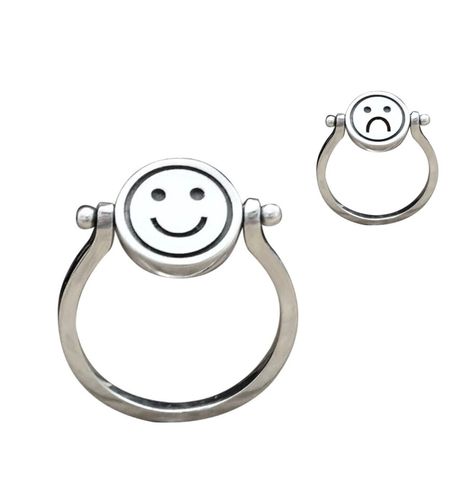 Great ring with a rotating smiley in a gift box in different sizes. Reversible Ring, Rotating Ring, Mood Ring, Ring Silver, Rings Statement, Smiley, Favorite Jewelry, Statement Rings, Beauty Book