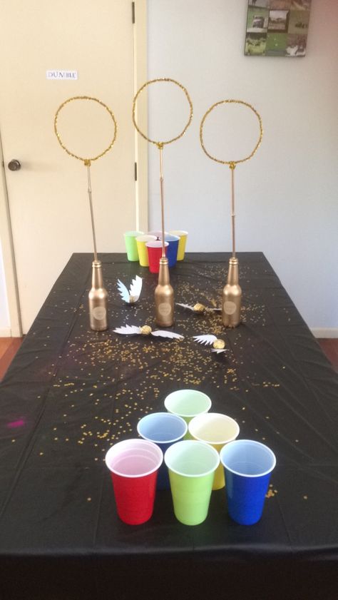 Quidditch pong (made with beer bottles, bamboo sticks, and pipe cleaners) Quidditch Beer Pong, Harry Potter Beer Pong, Harry Potter Food Ideas Dinner Parties, Quidditch Pong, Harry Potter Tea Party, Tort Harry Potter, Harry Potter Bachelorette Party, Harry Potter Bachelorette, Harry Potter Snacks