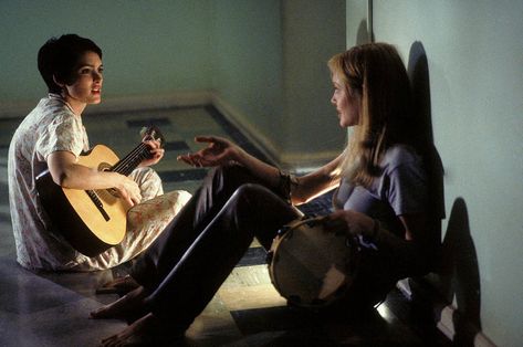 Girl, Interrupted (1999) Corpse Bride, Girl Interrupted Movie, Girl Interrupted, Movie Shots, Movies And Series, Winona Ryder, Tv Girls, Six Feet Under, Blogger Girl