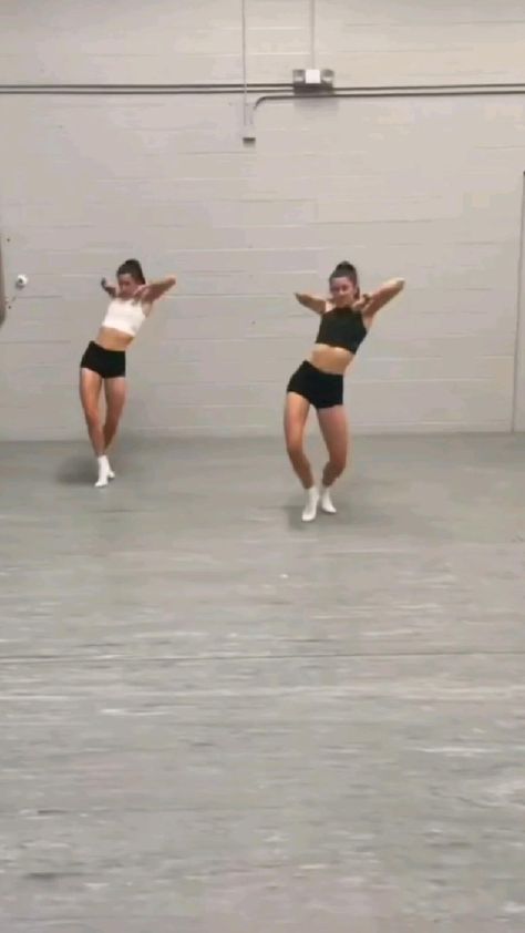 Contemporary Duet Tricks, Contemporary Dance Practice Outfits, Sassy Dance Poses, Dance Outfits Contemporary Practice, Dance Outfit Contemporary, Duet Dance Tricks, Contemporary Dance Clothes, Dance Lifts 2 People, Contemporary Dance Outfits Practice