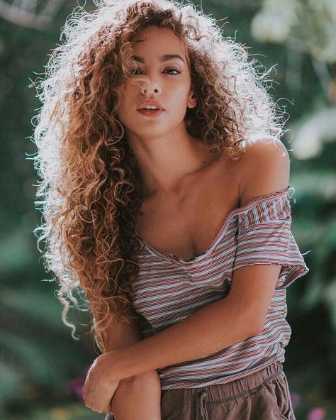 even though they both had the same 1 question in their minds but non… #fanfiction #Fanfiction #amreading #books #wattpad Long Curly Hair, Blonde Curly Hair, Cute Curly Hairstyles, Hair Cute, Curly Girl Method, Short Natural Hair Styles, Curly Girl, Long Curly, Crochet Hair Styles