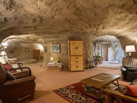 Underground Home Interior, Cave Home Aesthetic, Cave House Aesthetic, Cave House Interior, Cave House Underground Homes, Cave Room Ideas, Cave Interior Design, Cellar Lounge, Cave Houses