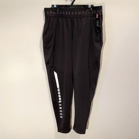 Under Armour track pants loose fit Heatgear Under Armour, Black Track Pants, Under Armour Logo, Pants Loose, Under Armour Pants, Fit In, Track Pants, Loose Fitting, Track