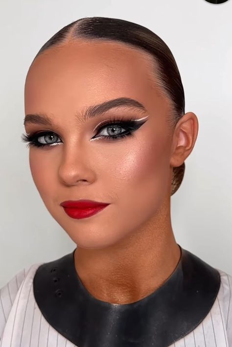 Dance Competition Eye Makeup, Makeup Ideas For Dance Competition, Latin Dance Makeup Looks, Competition Dance Makeup, Competition Makeup Dancers, Dance Performance Makeup, Ballroom Makeup Latin, Dance Show Makeup, Stage Makeup Dance