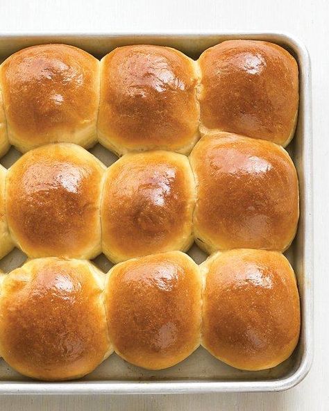 Buttery Dinner Rolls Recipe - rolls can be shaped in advance for up to 2 months Rolls Dinner, Thanksgiving Bread, Buttery Rolls, Rolls Homemade, Yeast Recipes, Soft Bread, Bread Homemade, Yeast Rolls, Dinner Rolls Recipe