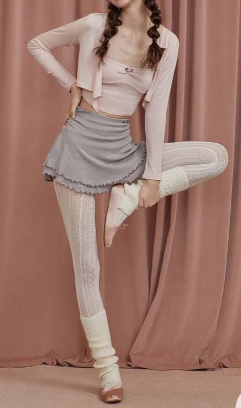 Leg warmers outfit, ballerina coquette angelcore fairycore dainty coquette balletcore outfits for winter lace leggings kawaii ballet flats pink tube top with rose braids femme pink aesthetic kidcore whimsygoth fashion trends European fashion blogger Parisian chic streetwear cute outfit ideas for winter Ballet Attire, Ballet Inspired Fashion, Leg Warmers Outfit, Ballerina Outfit, Ballerina Style, Ballet Clothes, Jacquard Shirt, Lace Leggings, Aesthetic Outfit Ideas