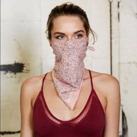 Pink Floral Bandana That Can Be Worn As A Face Mask. The Dimensions Are 20" X 20". Fabric: 100% Cotton. Classy And Fab, Bandana Face Mask, Floral Bandana, Bandana Girl, Leopard Print Bow, Scarf Mask, Tie Dye Scarves, Store Closing, Beach Kimono