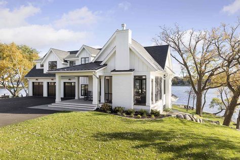 Gorgeous farmhouse style on Lake Minnetonka with nautical accents Lake House Exterior, Restoration House, Lake Houses Exterior, Lake Minnetonka, Gorgeous Farmhouse, Haus Am See, Plans Architecture, Lake House Plans, Lake House Decor