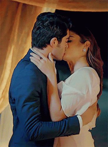 Desi Kissing GIF - Desi Kissing - Discover & Share GIFs Zac Efron Kiss, Passionate Kiss Gif, Ty A Ja, Romantic Kiss Gif, Kiss Me Love, Kiss Images, Image Couple, Romantic Couple Kissing, Kissing Gif