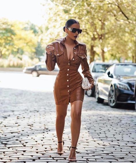 Trend Alert: How to Style Winning Faux Leather Outfits for a Lavish Look | Fashionisers© Faux Leather Outfits, Brown Leather Dress, Floral Print Blazer, Baddie Fits, Blazer Shirt, Backless Mini Dress, Influencers Fashion, Outfits Inspiration, Leather Dresses