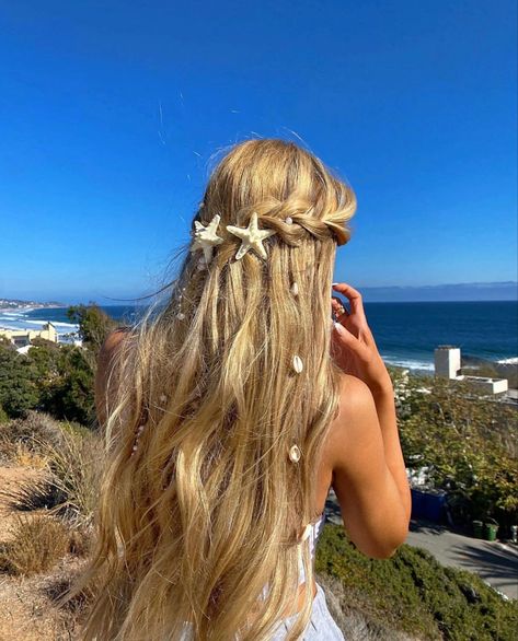 Mermaid Hair, Beach Hair, Vacation Hairstyles, Ocean Girl, 일본 패션, 사진 촬영 포즈, Dream Hair, Aesthetic Hair, العناية بالشعر