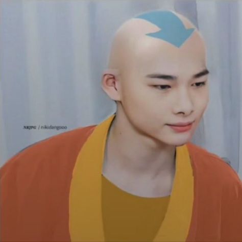 Bald Kpop Idols Edit, Bald Niki, Bald Sunghoon, Bald Enhypen, Cursed Enhypen Images, Enhypen Memeable Face, Niki From Enhypen, Changbin Salon, Funny Faces Pictures