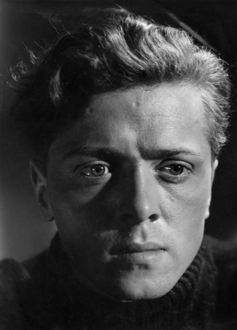 Dramatic Art, Photographer Profile, Richard Attenborough, British Movies, Famous Actors, Actor John, Old Hollywood Stars, Hollywood Legends, British Actresses