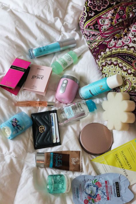 10 TRAVEL-SIZE PRODUCTS I DON’T LEAVE HOME WITHOUT Organisation, Travel Size Products Aesthetic, Travel Sized Products, Packing Quotes, Toiletries List, My Travel Bag, Delhi Travel, What's In My Purse, Traveling Bag