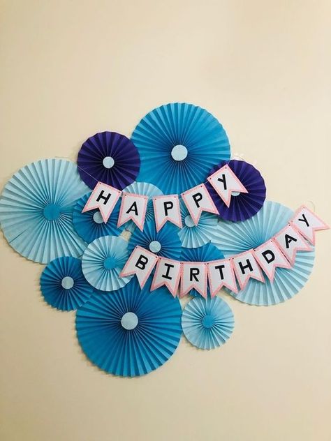 35 BIRTHDAY DECORATION IDEAS - valbujo Birthday Decoration Simple Ideas, Birthday Decorations Homemade, Home Decor Ideas For Birthday, Birthday Decoration Ideas With Paper, Birthday Decorations Crafts, Diy Decor Birthday Party, Paper Craft For Birthday Decoration, Simple Paper Decorations, Home Decor Ideas Art And Craft