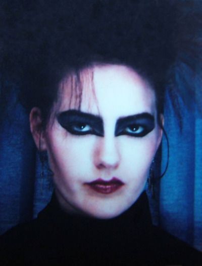 Maquillage Goth, Chicas Punk Rock, Trad Goth Makeup, Traditional Goth, 80s Goth, 80s Makeup, Trad Goth, Dark Eye Makeup, Punk Makeup