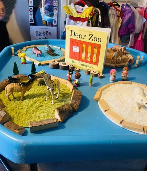 Dear Zoo Activities Eyfs Tuff Tray, Zoo Role Play Area, Dear Zoo Tuff Tray Ideas, Animals Eyfs Activities, Safari Eyfs, Zoo Tuff Tray, Zoo Eyfs, Animal Dramatic Play, Childminder Ideas