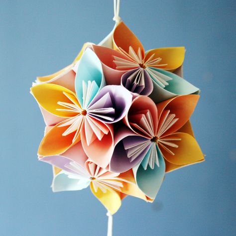 How to Fold Cute DIY Kusudama Paper Craft Flower Rose En Origami, Paper Origami Flowers, Easy Origami Flower, Origami Flowers Tutorial, Paper Flower Ball, Paper Folding Art, Origami Paper Folding, Tutorial Origami, Calendar Craft