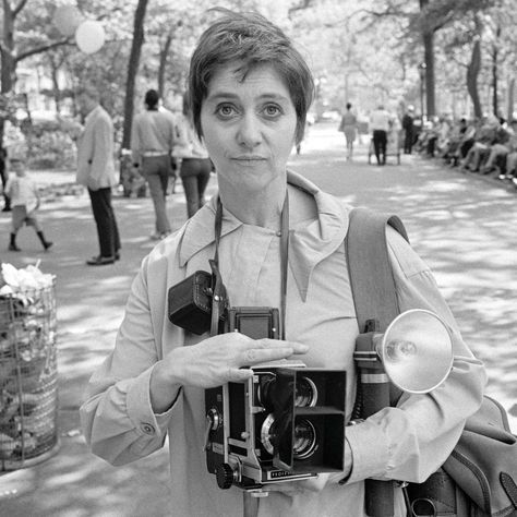 The Cost of Diane Arbus’s Life on the Edge Diane Arbus, Greenwich Village, Diana Arbus, Lee Friedlander, Girls With Cameras, History Of Photography, Famous Photographers, Foto Art, Great Photographers