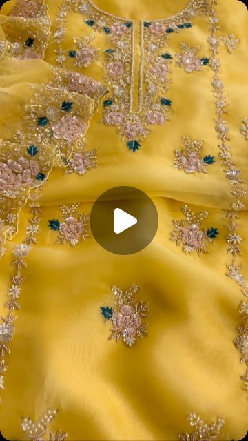 Sanaway Wale Paul Cloth House on Instagram Punjabi Outfits Wedding, Suit Designs Indian Style, Punjabi Wedding Suit, Punjabi Dress Design, Design Kurti, Bridal Suit, Embroidery Suits Punjabi, Punjabi Outfits, Boutique Suits