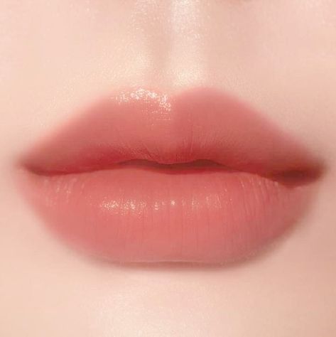 Small Slim Face Aesthetic, Pretty Full Lips, Beautiful Lips Aesthetic, Full Round Lips, Thick Lips Aesthetic, Lips Astethic, Lips Aesthetic Pink, Korean Lip Filler, Perfect Lips Aesthetic