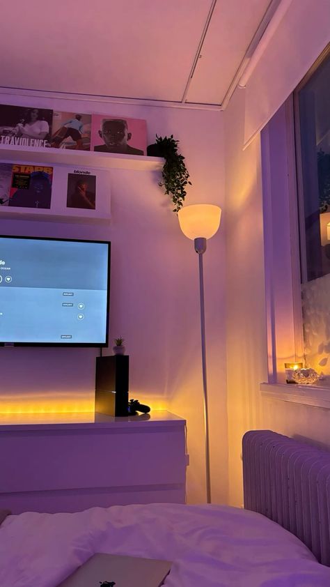 Led Lights In Bedroom Ideas, Room Inspo Gaming, Led Behind Mirror, Frank Ocean Aesthetic Room, Vinyl Bedroom Aesthetic, Room With Tv Aesthetic, Bedroom With Grey Floors, Frank Ocean Room Aesthetic, Vinyls Bedroom