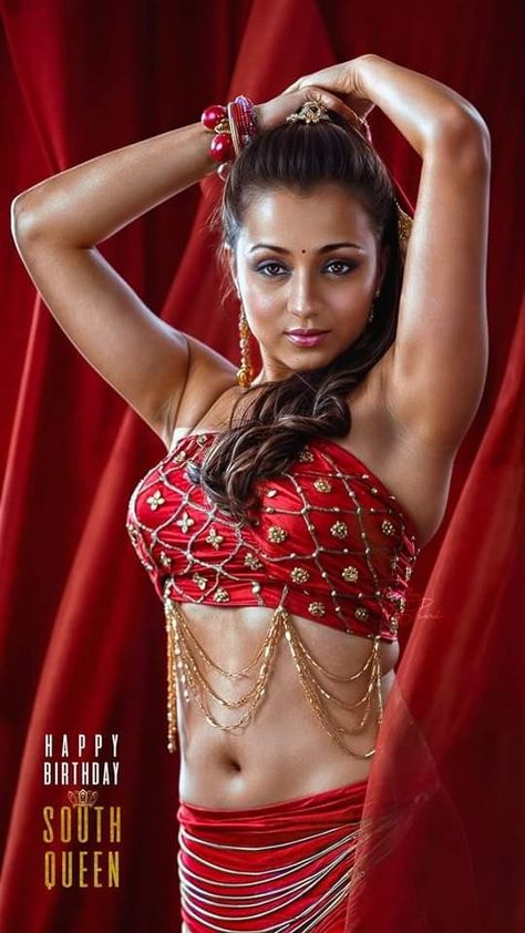 Trisha Trisha Krishnan, Arabian Beauty Women, Beautiful Bollywood Actress, Hot Dress, Hot Actresses, Beautiful Women Videos, Indian Beauty Saree, Beautiful Indian Actress