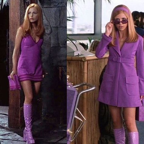 Bosh Babe on Instagram: “Daphne serving up some lavender looks💜 #scoobydoo #sarahmichellegellar #00s #daphne” Costume For Redheads, 2000s Costume Ideas, Daphne Halloween, Daphne Halloween Costume, Harryween 2022, Red Hair Halloween Costumes, Velma Halloween Costume, Scooby Doo Halloween Costumes, Red Head Halloween Costumes