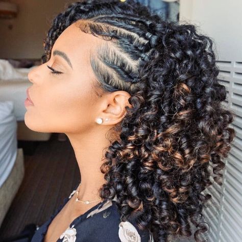 33 Trendy Summer Hairstyles for Curly Hair 2024: Cute, Casual, and Fun - divagaze.com Scene Hair, Wash And Style Natural Hair, Summer Protective Styles, Protective Styles For Black Women, Styles For Black Women, Natural Protective Styles, 23 Summer, Twisted Hair, Natural Hair Styles Easy