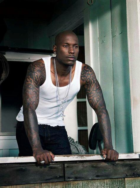Tyrese, love him in the Fast and Furious movies!!! Tyrese Gibson, Stomach Tattoo, Men Faces, Music Icons, Fine Black Men, Many Men, Music Icon, Chest Tattoo, Fast And Furious