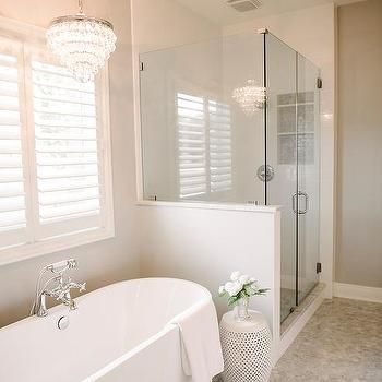 Drømme Bad, Rustic Bathroom Remodel, White Tub, Master Bath Remodel, Diy Bathroom Remodel, Bathroom Remodel Shower, Bath Ideas, Dream Bathrooms, Bathroom Layout