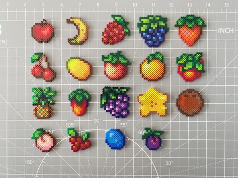 Perler Bead Fridge Magnets, Cool Fuse Bead Ideas, Pearled Beads Ideas, Cottagecore Perler Beads, Fruit Perler Beads, Pretty Pixel Art, Perler Bead Patterns Small Easy, Pearler Beads Designs Ideas, Pearled Beads Pattern