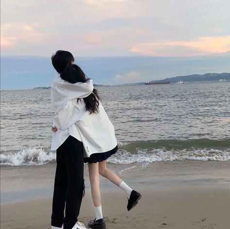 Corean Couples Pic, Aesthetic Couple Pics Korean, Cute Ulzzang Couple, Poses With Bf, Rp Picture, Korean Couple Photoshoot, Aesthetic Korea, Cute Funny Pics, Cute Couple Dp