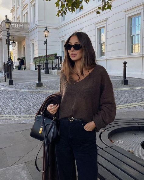 V-Neck Jumpers Are Having A Major Comeback This Season | Who What Wear UK Brown Jumper Outfit, Vneck Sweater Outfit, Brown Jumper, Jumper Fashion, Silver Pants, Winter Sweater Outfits, Jumper Style, Jumper Outfit, Effortlessly Chic Outfits