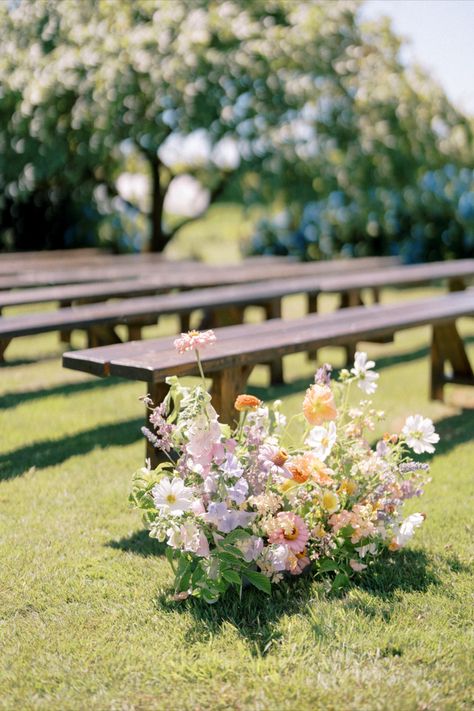 Larkspur, zinnias, sweet peas, dahlias, pansies, cosmos, phlox, flowering oregano, nicotiana artfully deisgned into a stunning summer growing arrangement for the wedding aisle. Zinnia Wedding Flowers, Sweet Pea Bouquet, Dahlia Wedding Bouquets, Wedding Theme Design, Wildflower Wedding Bouquet, Larkspur Flower, Dahlias Wedding, Skagit Valley, Aisle Flowers