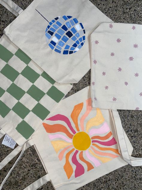 Eco Aesthetic, Tod Bag, Decorated Tote Bags, Diy Tote Bag Design, Handpainted Tote, Painted Canvas Bags, Handpainted Tote Bags, Sacs Tote Bags, Totes Ideas