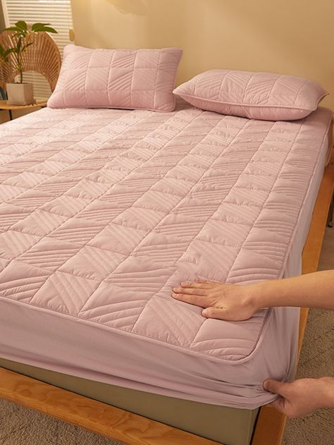 Messy Bed, Fitted Bed, Sheet Protector, Purple Collar, Mattress Cover, Queen Size Quilt, Mattress Pad, Mattress Covers, Mattress Protector