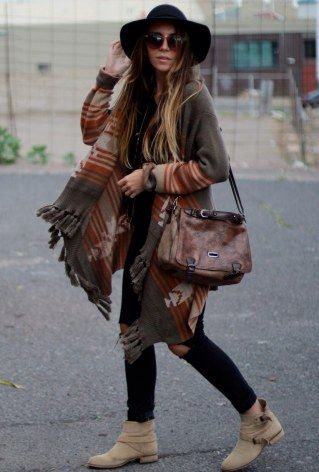 Come avere un look boho chic in inverno Boho Rock Style, Stile Hippie Chic, Looks Boho Chic, Boho Chic Hats, Boho Sunglasses, Look Hippie Chic, Estilo Hippie Chic, Stile Boho Chic, Look Boho Chic