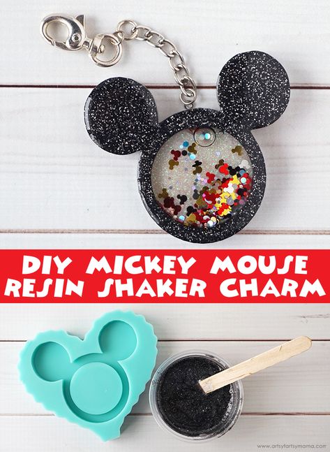 Mickey Mouse Resin Shaker Charm #resincrafts #disney #mickeymouse #disneycrafts #mickey #resin #keychain #diykeychain #disneyfan Diy Epoxy Keychain, Disney Key Chains Diy, Resin Mermaid Tail Ideas, Disney Coasters Diy, Mickey Mouse Resin Keychain, Mickey Mouse Keychain Diy, How To Make Resin Shakers, Mickey Resin Keychain, Diy Shaker Keychain