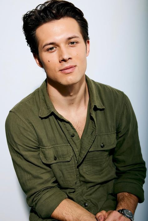 Teen Titans, Paul Smith, Batman, Son Of Batman, Leo Howard, Good Looking Men, Handsome Men, How To Look Better, It Cast