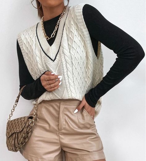 #amazonfashion #fallfashion #fashioninspo #nycfashion #falloutfit #falloutfitinspo #leatherpants #sweatervest #outfitideas #falloutfitswomen #fallfits #casualfalloutfits #trendy #trendyoutfits Ținute Business Casual, Adrette Outfits, Pastel Gingham, Preppy Mode, Geometric Butterfly, Work Outfits Frauen, Relaxed Dress, Sweater Vest Outfit, Professional Outfits Women