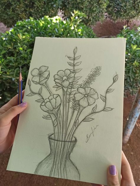 Drawing Of Happiness, Drawing Ideas For Intermediate, Sketchbook Art Inspiration Flowers, Wilting Flowers Drawing, Aesthetic Flower Sketch, Cool Flower Drawings, Recreate Drawings, Simple Flower Sketch, Flower Sketches Simple