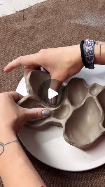 Making Ceramics At Home, Ceramic Owls Pottery Ideas, Hand Built Pottery Bowls, Hand Building Pottery Ideas Beginner, Ceramic Art Inspiration, Ceramic Sculpture Abstract, Ceramic Slab Ideas, Hand Built Ceramics Ideas, Unique Pottery Ideas Creative