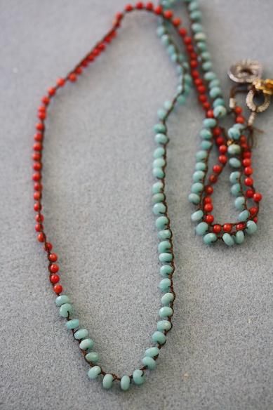 Diy Jewelry Videos, Diy Necklaces Tutorial, Weird Jewelry, Bohemian Style Jewelry, Candy Jewelry, Braided Necklace, Jewelry Knots, Beaded Necklace Diy, Necklace Diy