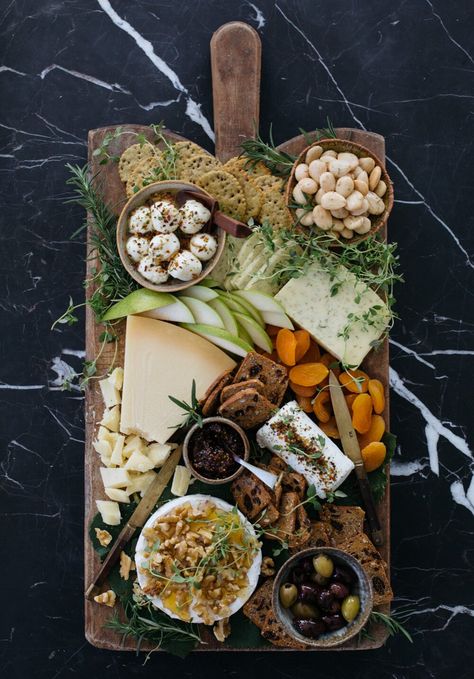 Grazing Board Dinner, Cheese Board No Meat, Styling A Charcuterie Board, Cheese Grazing Board, Rustic Cheese Board, Kosher Charcuterie Board Ideas, Pirate Themed Charcuterie Board, Cheese Board Styling, How To Serve Brie Cheese On A Platter