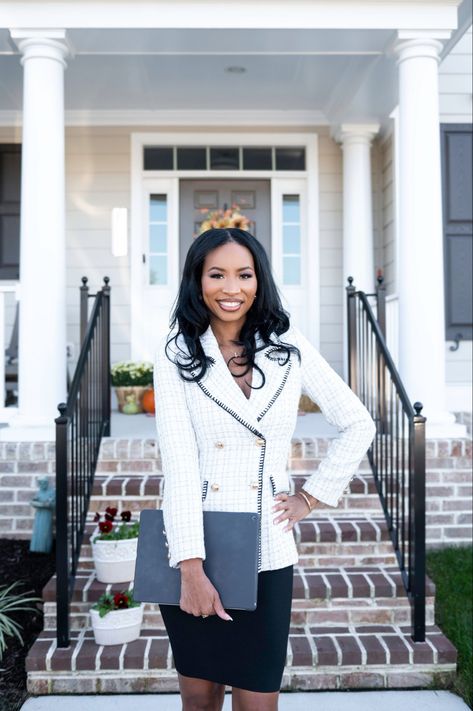 Real Estate Woman Outfits, Woman In Real Estate, Real Estate Girl Aesthetic, Real Estate Career Aesthetic, Black Female Real Estate Agent, Real Estate Women Aesthetic, Real Estate Woman Aesthetic, Real Estate Owner Aesthetic, Real Estate Agent Goals