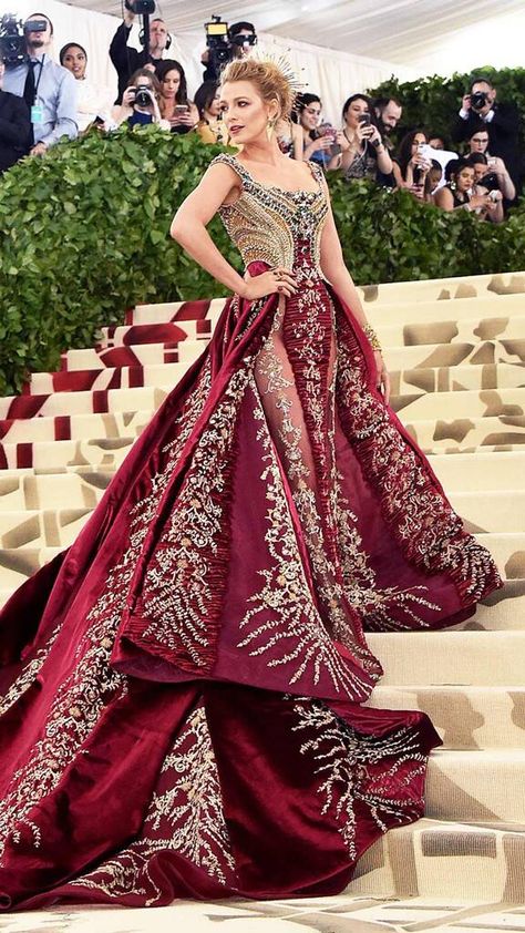 Couture, Blake Lively Met Gala, Best Met Gala Looks, Gala Looks, Met Gala Outfits, Versace Gown, Met Gala Dresses, Gala Outfit, Met Gala Red Carpet