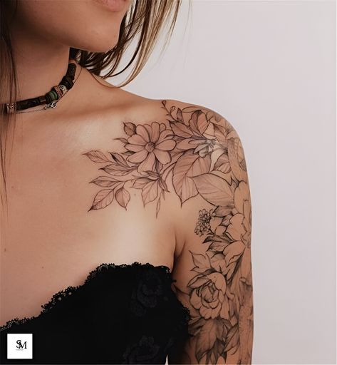 30 Gorgeous Arm Tattoo Ideas For Women To Enhance Femininity Cat Tattoos, Shoulder Tattoos, Design Tatuaje, Floral Tattoo Shoulder, Feminine Tattoo Sleeves, Rose Shoulder Tattoo, Tato Lengan, Flower Tattoo Shoulder, Floral Tattoo Sleeve