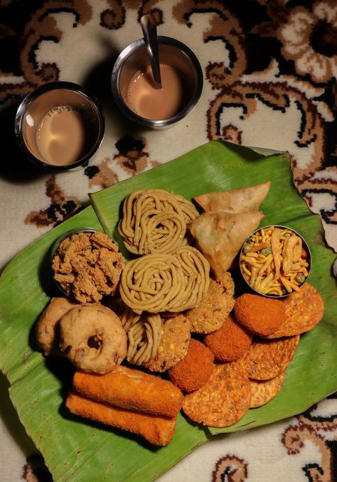 Through carefully composed photography, Mathushaa Sagthidas depicts Tamil culture, traditions and food Tamil Art Culture, Tamil Food, Tamil Culture, Family Tree Research, Juicy Juice, Food Donation, Book Cafe, Desi Food, Sweet Snacks Recipes